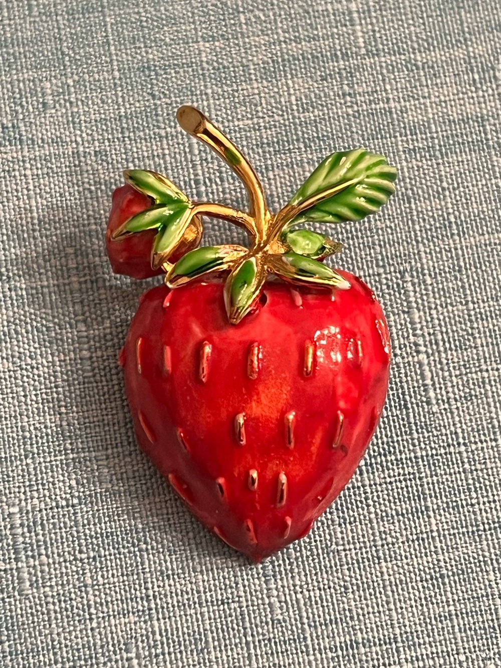 Vintage metal strawberry pin brooch
